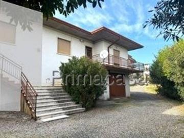 Casa indipendente in vendita a Montecchia Di Crosara