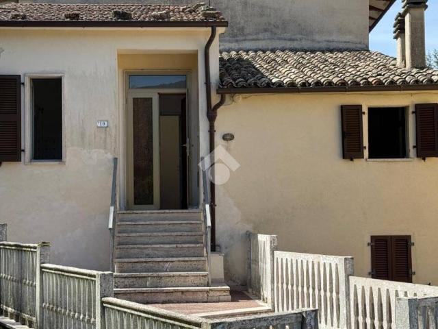 Casa indipendente in vendita a Montecchio TR