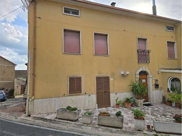 Casa indipendente in vendita a Montecchio TR