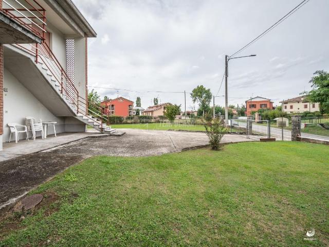 Casa indipendente in vendita a Montecchio Emilia