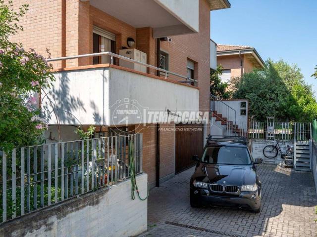 Casa indipendente in vendita a Montecchio Emilia RE