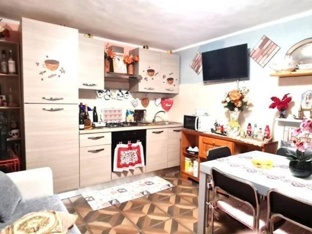 Casa indipendente in vendita a Montecalvo Versiggia PV