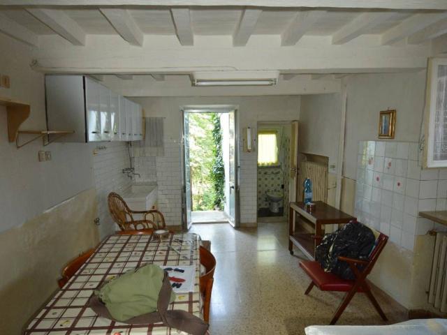 Casa indipendente in vendita a Montecarotto AN