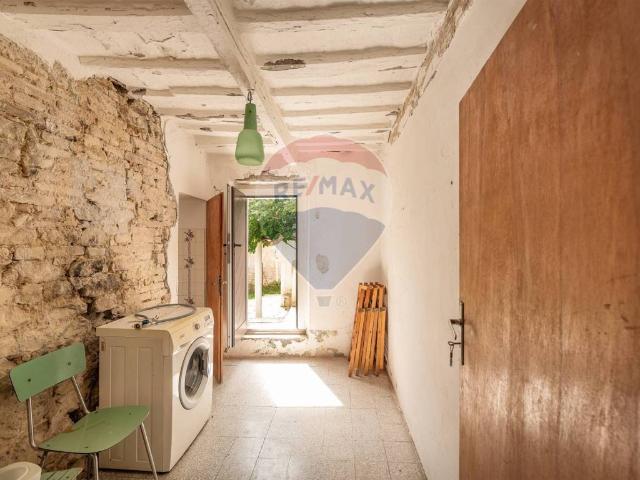 Casa indipendente in vendita a Montecarotto AN