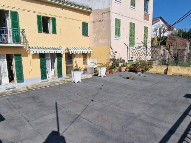 Casa indipendente in vendita a Montecastello AL
