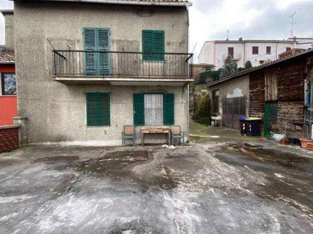 Casa indipendente in vendita a Montecastello AL