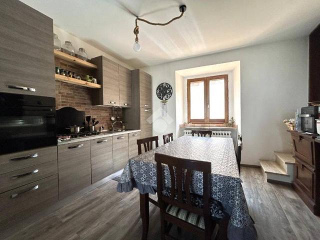 Casa indipendente in vendita a Montecastrilli TR