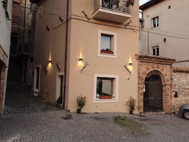 Casa indipendente in vendita a Montecastrilli TR