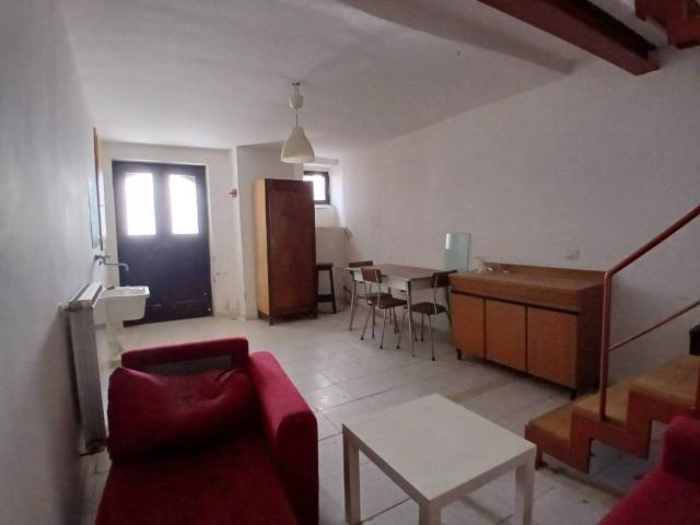 Casa indipendente in vendita a Montecastrilli TR