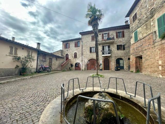Casa indipendente in vendita a Montecastrilli TR