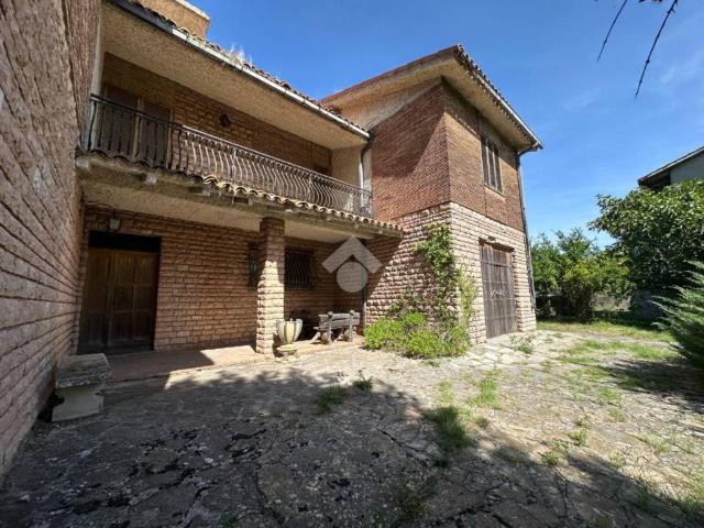 Casa indipendente in vendita a Montecastrilli TR