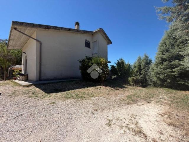 Casa indipendente in vendita a Montecastrilli TR