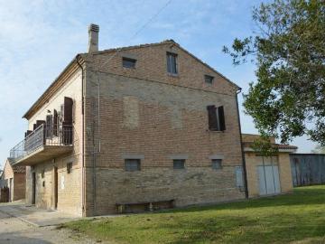 Casa indipendente in vendita a Montecassiano MC