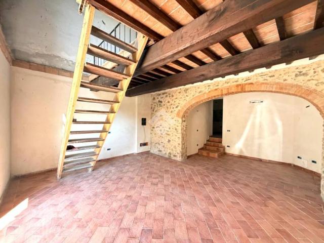 Casa indipendente in vendita a Montecatini Terme PT