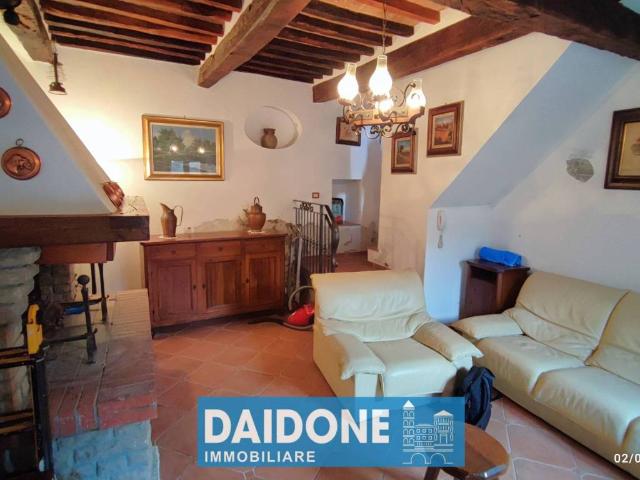 Casa indipendente in vendita a Montecatini Val di Cecina PI