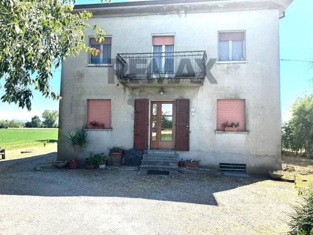 Casa indipendente in vendita a Montechiarugolo