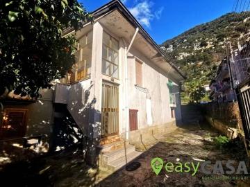 Villa in vendita a Montecorvino Rovella SA