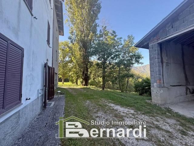 Casa indipendente in vendita a Montecreto MO