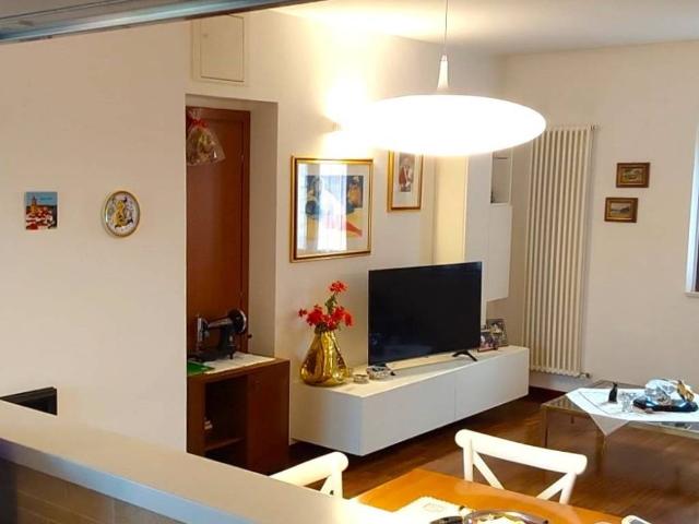 Casa indipendente in vendita a Montefano MC
