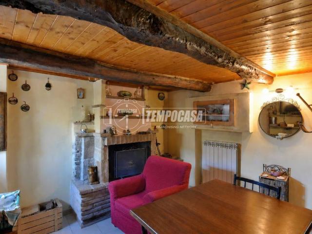 Casa indipendente in vendita a Montefano MC