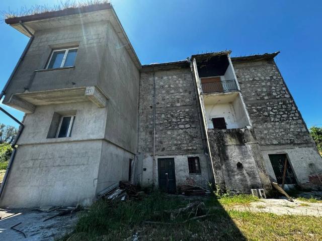 Casa indipendente in vendita a Montefalcione AV