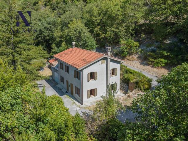 Casa indipendente in vendita a Montefelcino PU