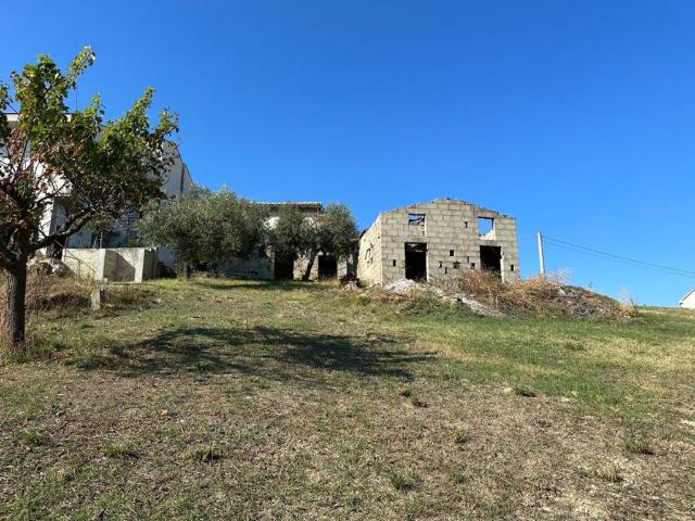 Casa indipendente in vendita a Montefino TE