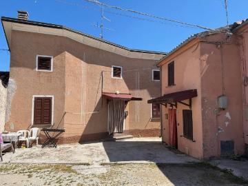 Casa indipendente in vendita a Montefiore Conca RN