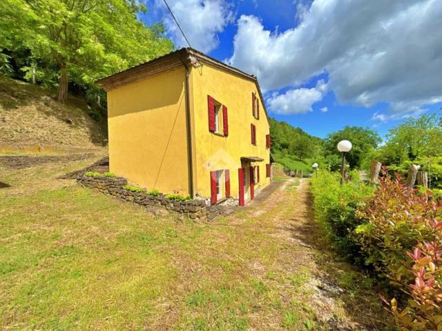 Casa indipendente in vendita a Montefiore Conca RN
