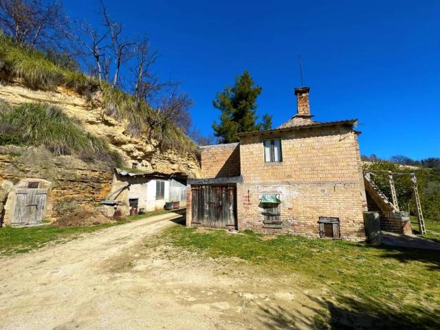 Casa indipendente in vendita a Montefiore dell'Aso AP