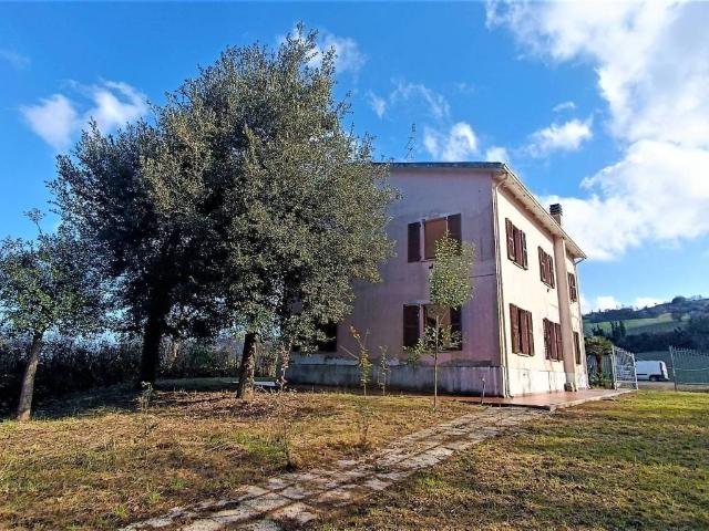 Casa indipendente in vendita a Montefiore dell'Aso AP
