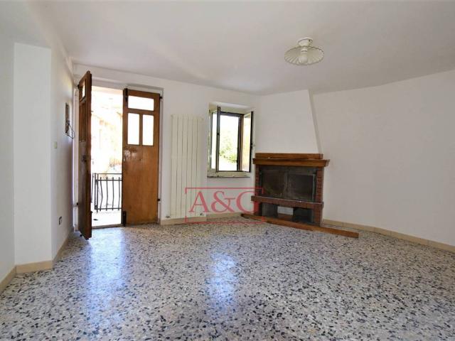 Casa indipendente in vendita a Montefortino FM