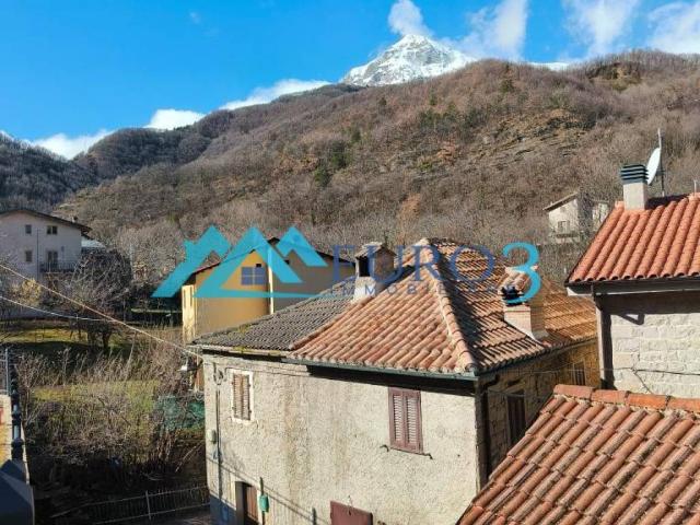 Casa indipendente in vendita a Montegallo AP