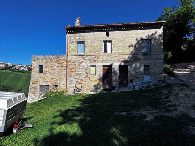 Casa indipendente in vendita a Montegiorgio FM