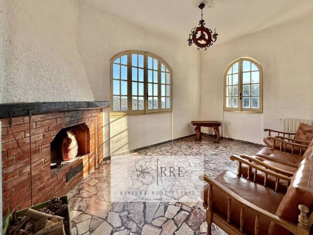 Casa indipendente in vendita a Montegrazie, Imperia