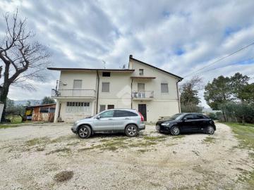 Casa indipendente in vendita a Montegridolfo RN