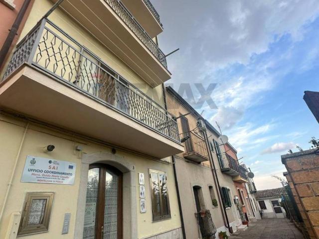 Casa indipendente in vendita a Monteleone di Puglia FG