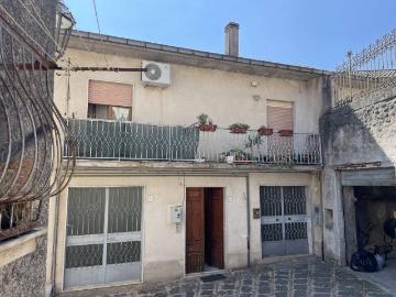 Casa indipendente in vendita a Montella AV