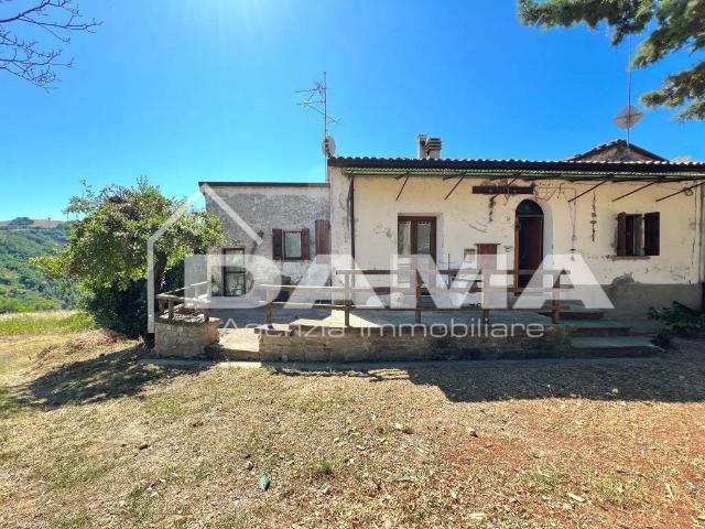 Casa indipendente in vendita a Montemaggiore, Predappio