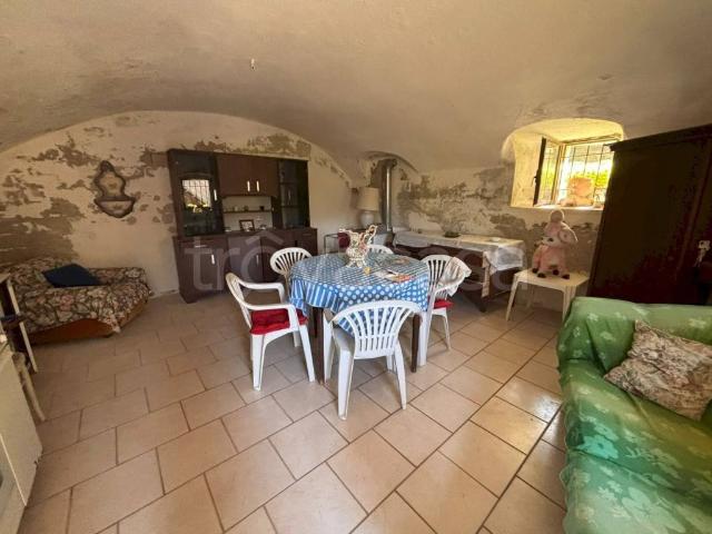 Casa indipendente in vendita a Montemale di Cuneo