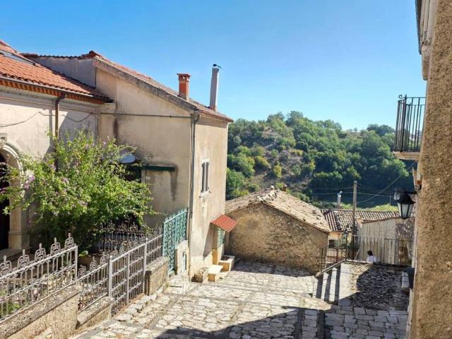 Casa indipendente in vendita a Montemarano AV