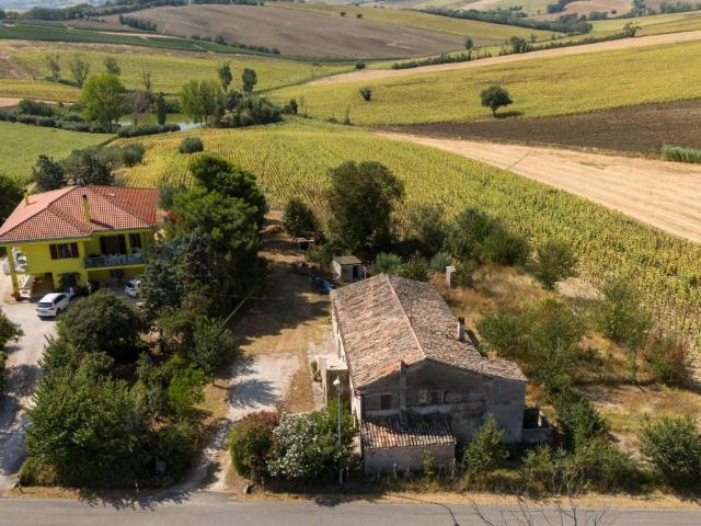 Casa indipendente in vendita a Montemarciano AN