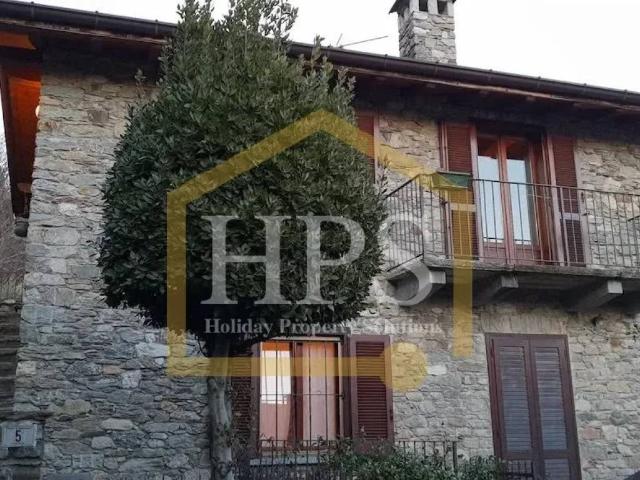 Casa indipendente in vendita a Montemezzo CO