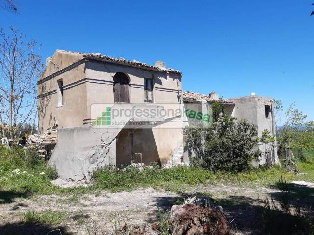 Casa indipendente in vendita a Montenero di Bisaccia CB