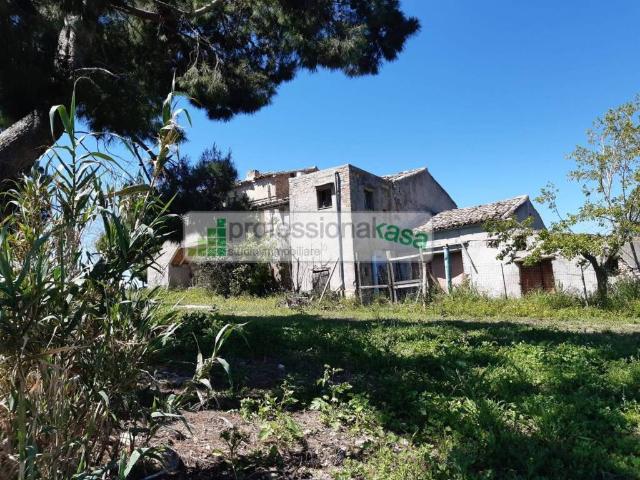 Casa indipendente in vendita a Montenero di Bisaccia CB