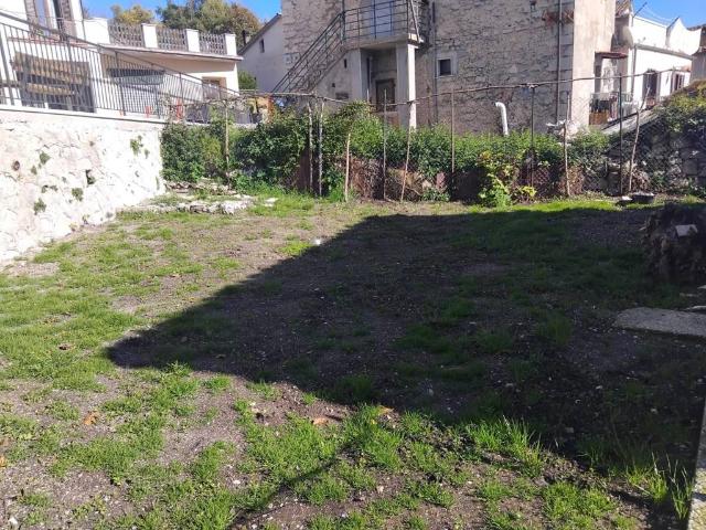 Casa indipendente in vendita a Montenero Val Cocchiara IS