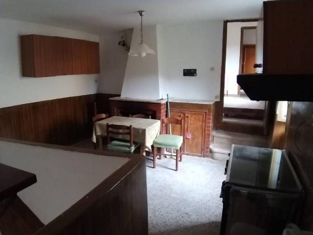 Casa indipendente in vendita a Montereale AQ