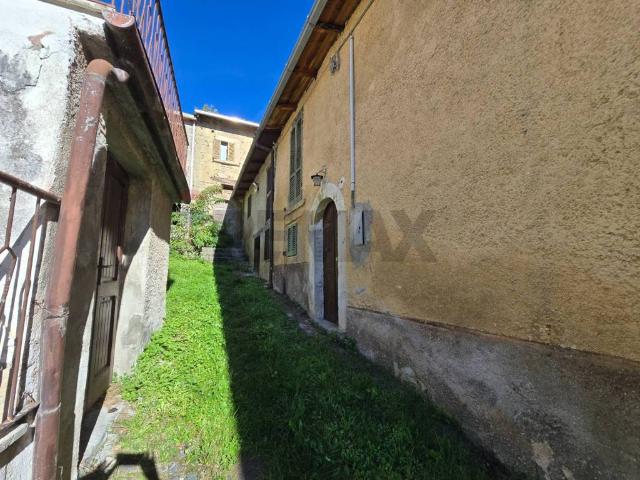 Casa indipendente in vendita a Montereale AQ