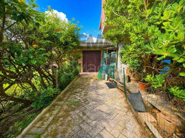 Casa indipendente in vendita a Monteroni d'Arbia