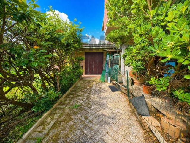 Casa indipendente in vendita a Monteroni d'Arbia SI